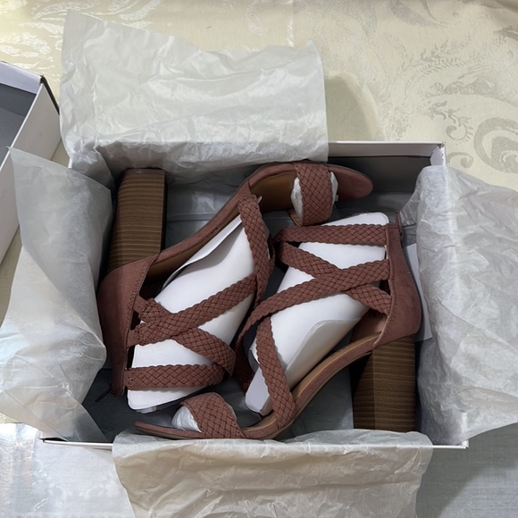 Lauren Conrad memory foam heels - Picture 9 of 10